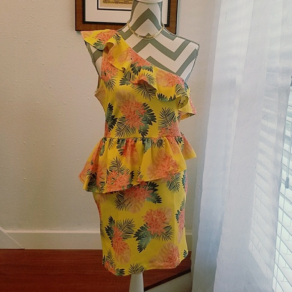 Missguided Dresses & Skirts - Palm Hawaiian dress